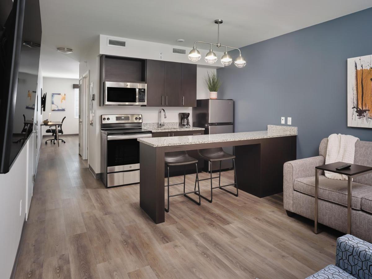Stayapt Suites San Antonio-Randolph Live Oak Ngoại thất bức ảnh