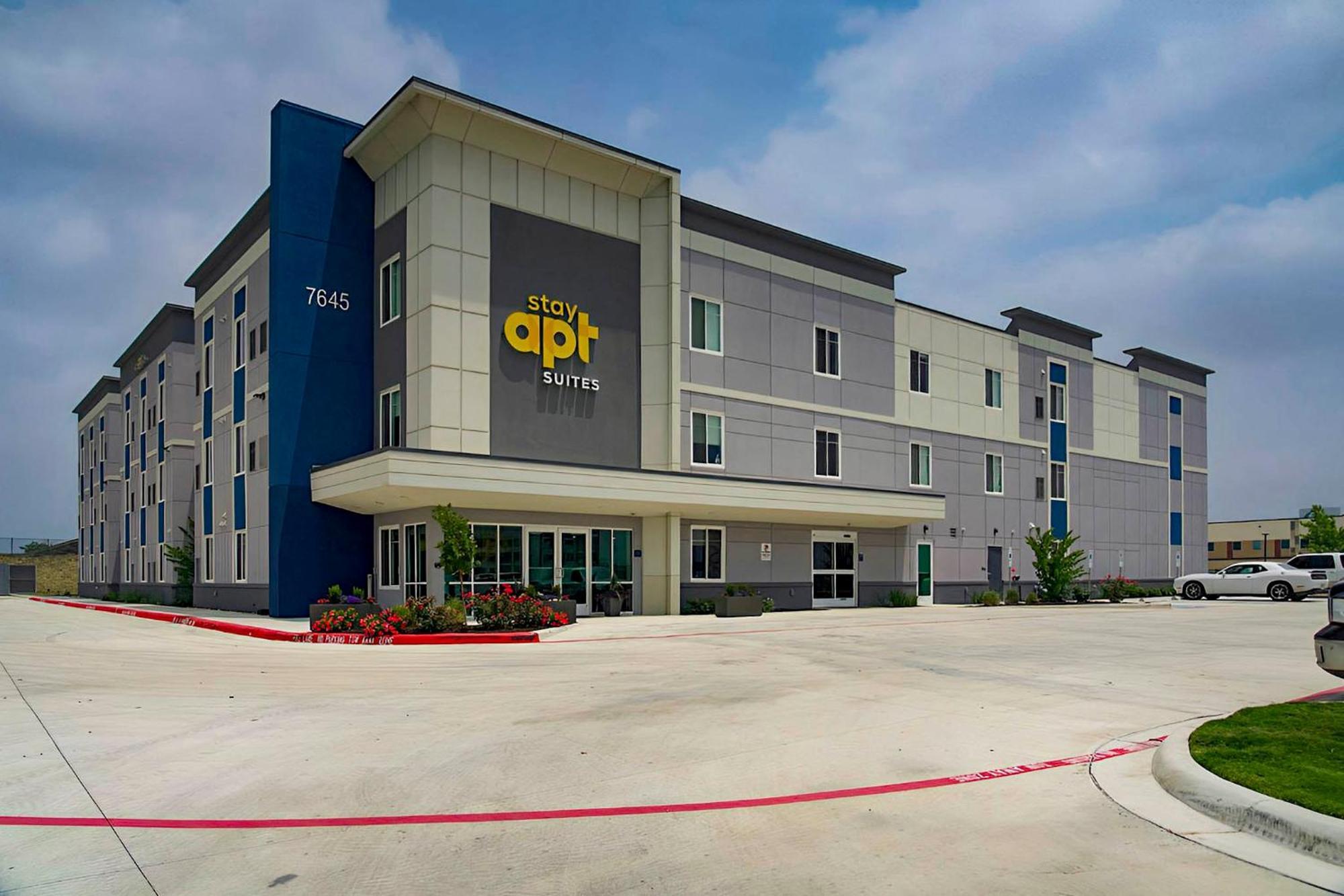 Stayapt Suites San Antonio-Randolph Live Oak Ngoại thất bức ảnh